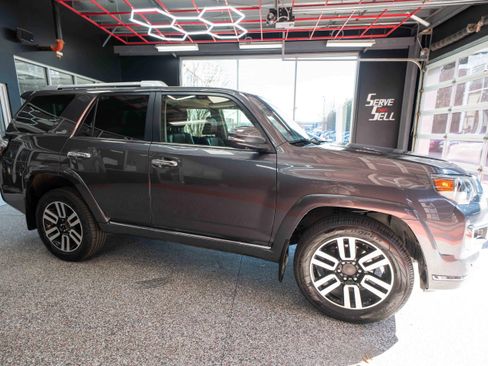 Used 2023 Toyota 4Runner Limited image 5