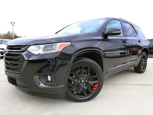 Used 2021 Chevrolet Traverse Premier w/ Redline Edition image 2