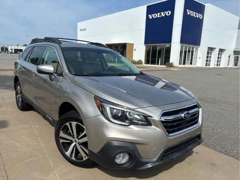 Used 2018 Subaru Outback 2.5i Limited AWD/4WD image 2