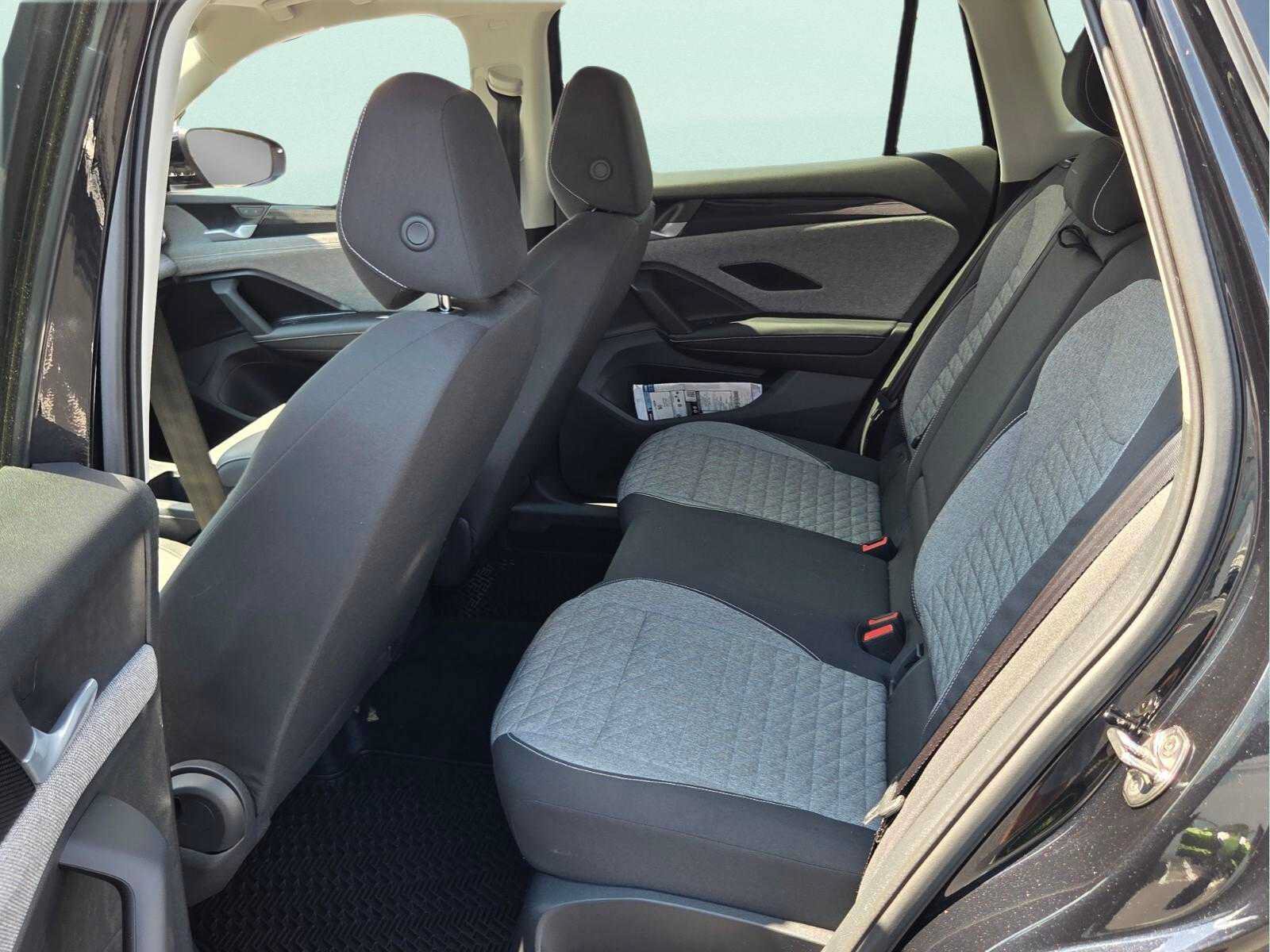 Used 2026 Volkswagen Tiguan S FWD image 11
