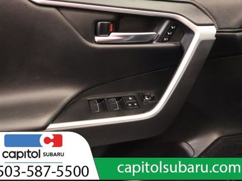 Used 2019 Toyota RAV4 Limited image 9