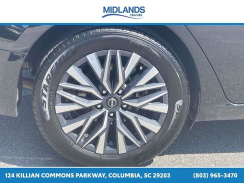 Used 2025 Nissan Altima 2.5 SV FWD image 7