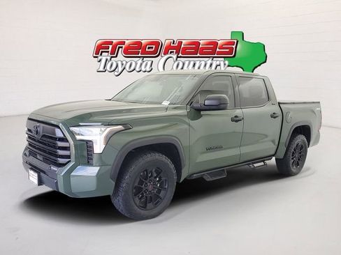 Used 2022 Toyota Tundra SR5 AWD/4WD image 1