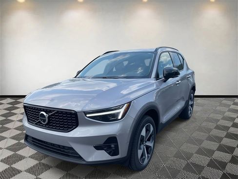 New 2026 Volvo XC40 B5 Plus w/ Protection Package Premier image 6
