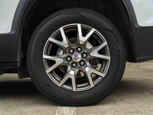 Used 2021 GMC Acadia SLE FWD image 14