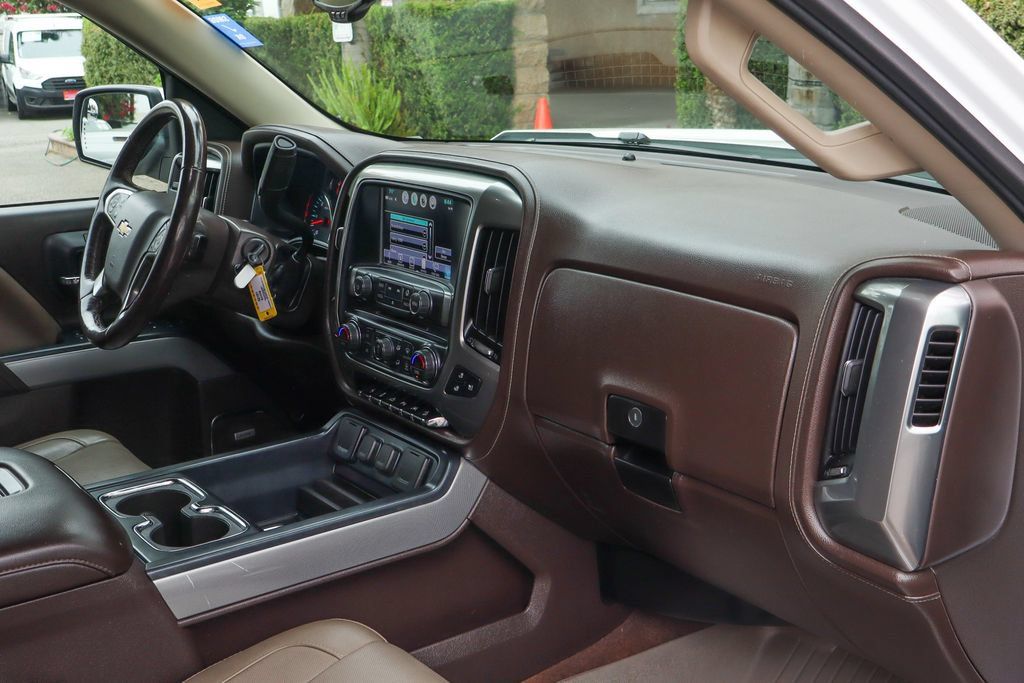 Used 2018 Chevrolet Silverado 1500 LTZ Z71 w/ LTZ Plus Package AWD/4WD image 47
