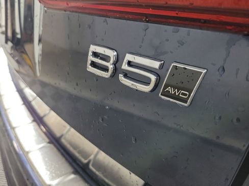 Certified 2026 Volvo XC60 B5 Plus w/ Protection Package Premier image 7