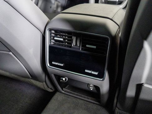 Used 2022 Porsche Cayenne S image 57