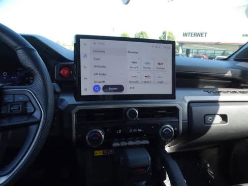 Used 2024 Toyota Tacoma TRD Off-Road image 27