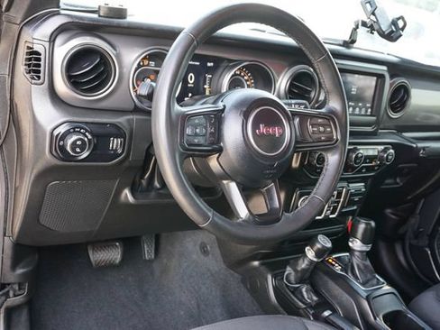 Used 2023 Jeep Gladiator Sport AWD/4WD image 11
