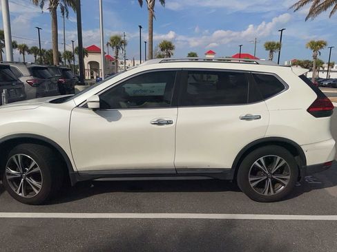 Used 2017 Nissan Rogue SL w/ SL Premium Package image 15