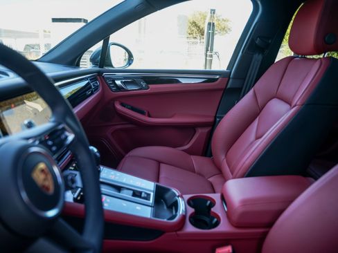 New 2026 Porsche Macan S image 23