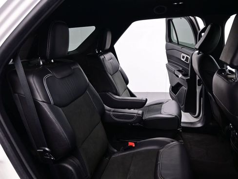 Used 2022 Ford Explorer ST w/ ST Street Pack image 22