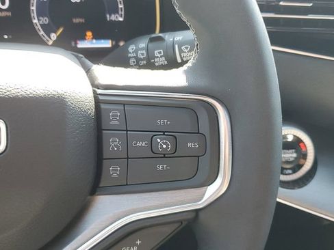 Used 2024 Jeep Wagoneer Series II AWD/4WD image 24