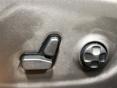 Used 2019 Jeep Cherokee Latitude Plus w/ Cold Weather Group image 19