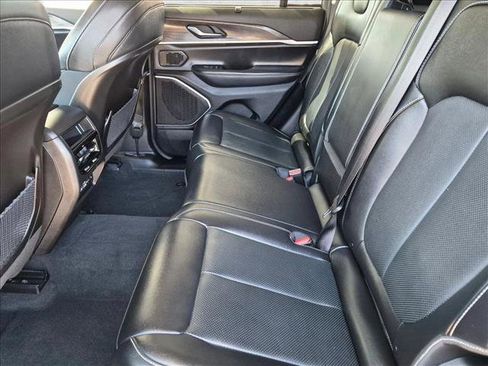 Used 2022 Jeep Grand Cherokee Limited 4xe w/ Luxury Tech Group II AWD/4WD image 18