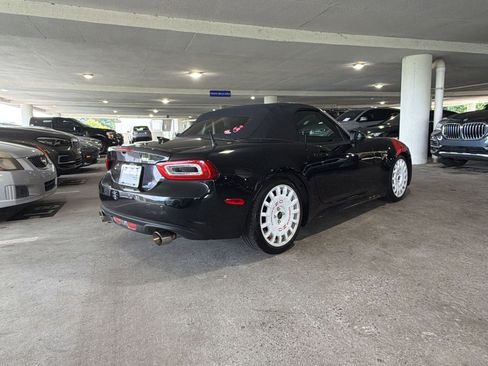 Used 2019 FIAT 124 Spider Lusso w/ Convenience Group RWD image 8