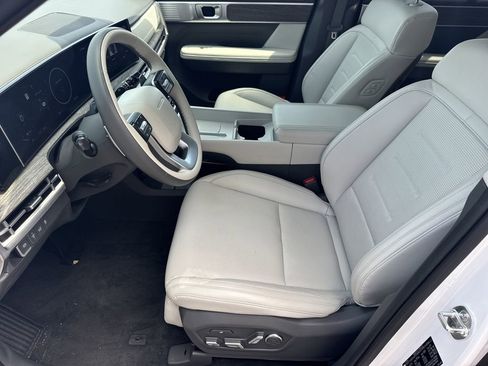 Used 2025 Hyundai Santa Fe Calligraphy AWD/4WD image 9