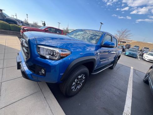 Used 2017 Toyota Tacoma TRD Off-Road image 7