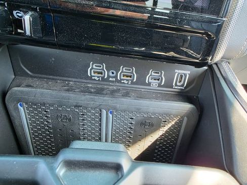 Used 2025 RAM 2500 Limited AWD/4WD image 16