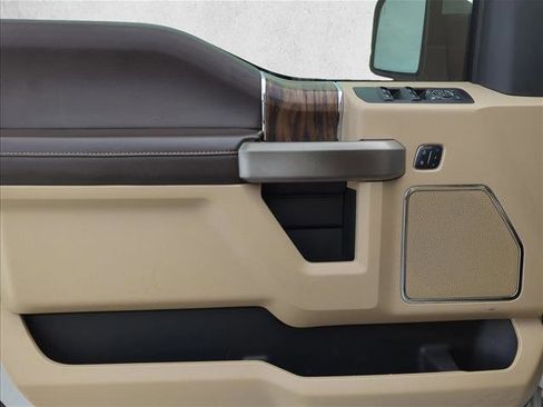 Used 2018 Ford F150 Lariat w/ Equipment Group 502A Luxury image 7