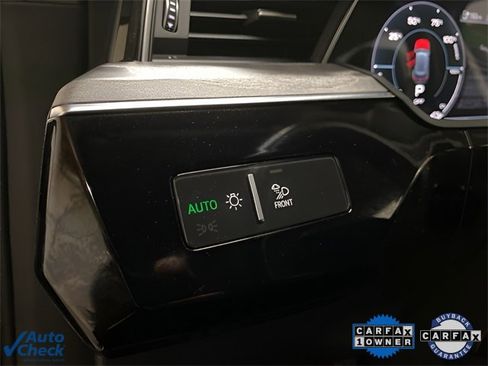 Used 2023 Audi e-tron Premium Plus w/ Premium Plus Package image 32