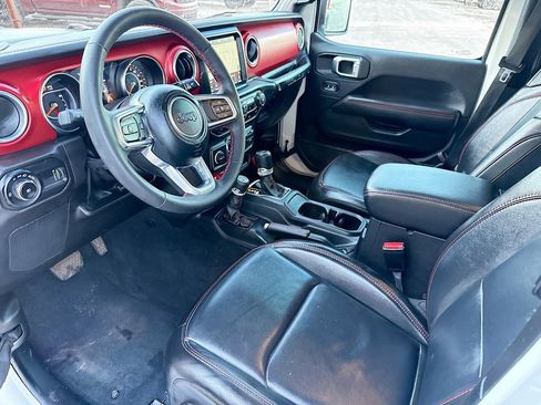 Used 2023 Jeep Wrangler Unlimited Rubicon w/ Cold Weather Group AWD/4WD image 25