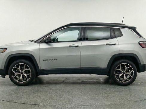 Used 2025 Jeep Compass Limited AWD/4WD image 5