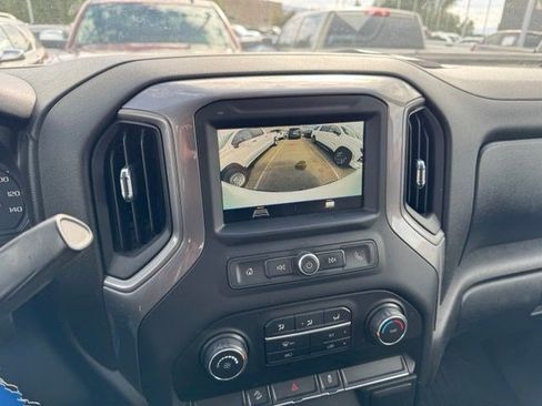 Used 2019 Chevrolet Silverado 1500 W/T w/ Z71 Off-Road Package AWD/4WD image 9