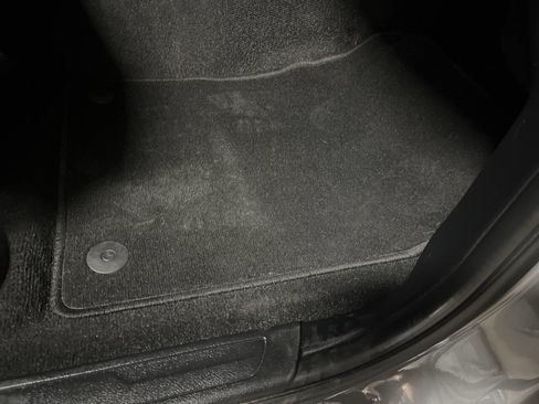 Used 2022 Jeep Grand Cherokee Laredo X image 13