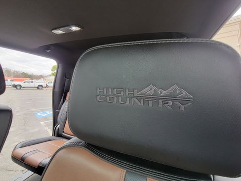 Used 2020 Chevrolet Silverado 3500 High Country image 32