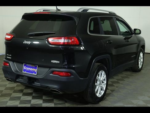 Used 2015 Jeep Cherokee Latitude w/ Cold Weather Group image 8