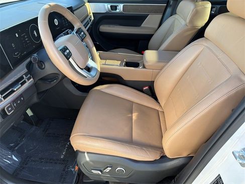 Used 2025 Hyundai Santa Fe Limited image 9