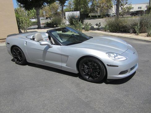 Used 2009 Chevrolet Corvette Convertible w/ Preferred Equipment Group RWD image 19