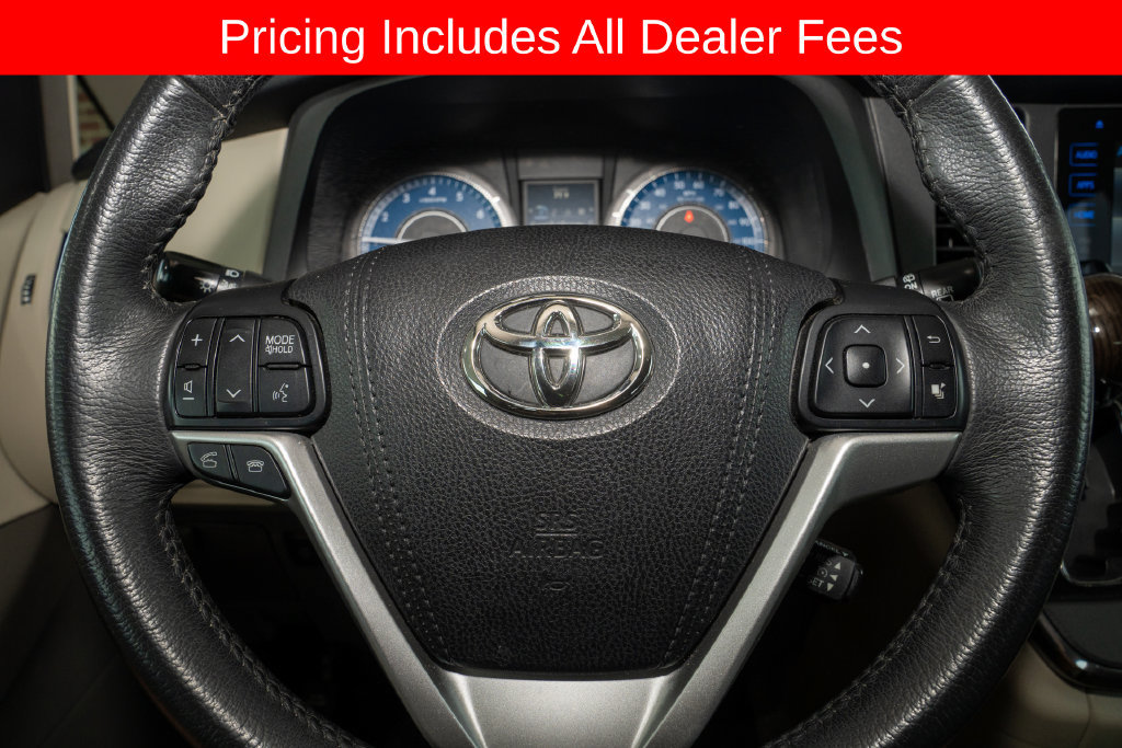 Used 2017 Toyota Sienna XLE FWD image 18