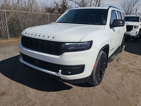 Used 2023 Jeep Wagoneer Series II image 1