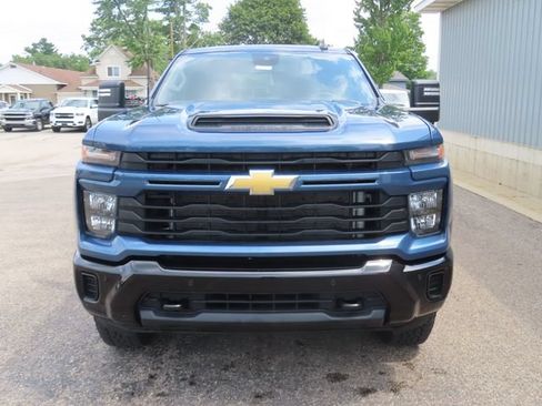 Used 2025 Chevrolet Silverado 2500 Custom w/ Custom Value Package AWD/4WD image 12