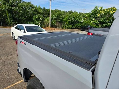 Used 2024 Chevrolet Silverado 1500 RST w/ LPO, Dark Essentials Package AWD/4WD image 15