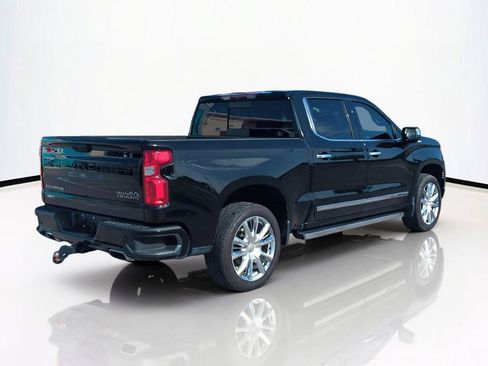 Used 2022 Chevrolet Silverado 1500 High Country w/ High Country Premium Package AWD/4WD image 5