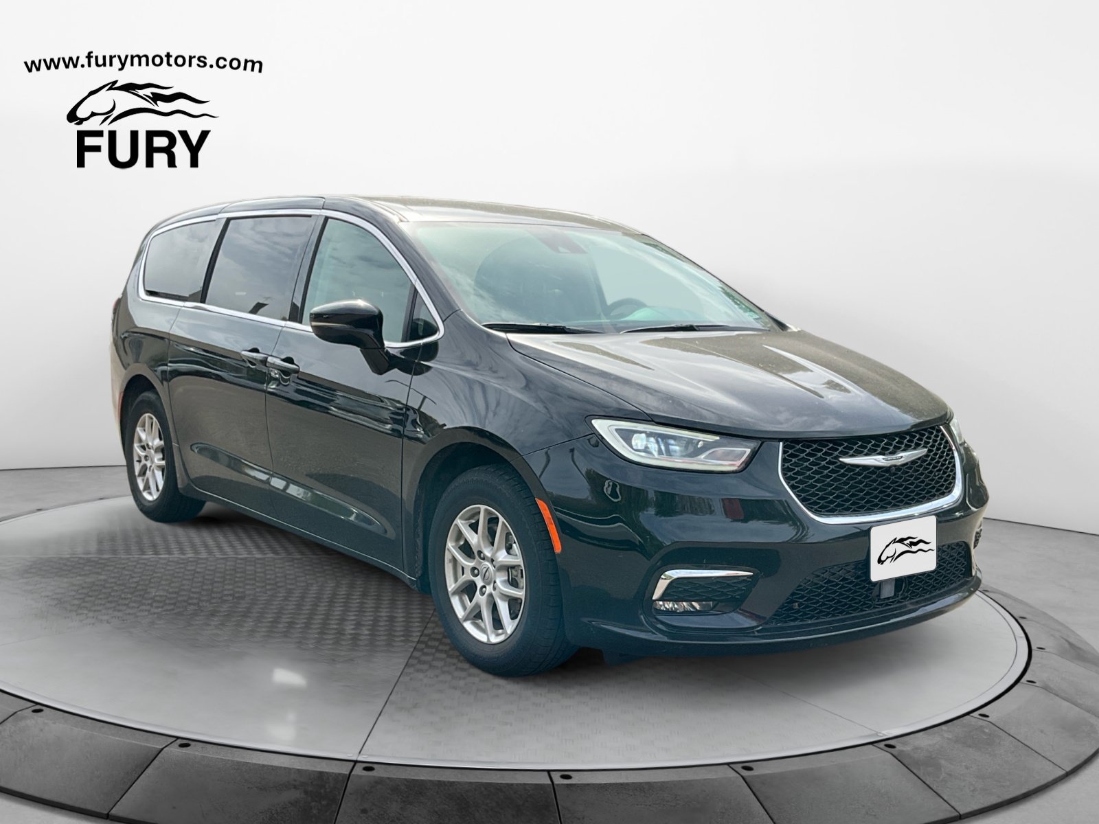 Used 2024 Chrysler Pacifica Touring-L FWD image 1