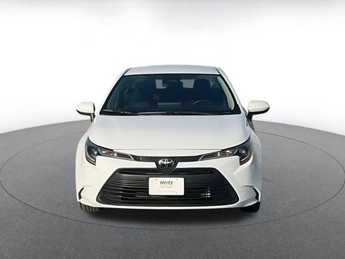 Used 2025 Toyota Corolla LE image 3