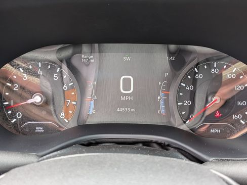 Used 2024 Jeep Compass Trailhawk AWD/4WD image 19