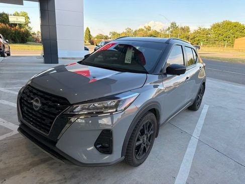Used 2023 Nissan Kicks SR w/ SR Premium Package FWD image 2