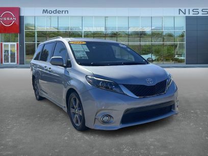 Used 2016 Toyota Sienna SE