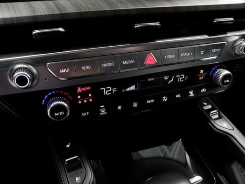 Used 2023 Kia Telluride EX w/ EX Captain's Chair Package image 33