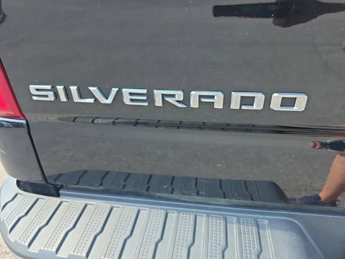 Used 2022 Chevrolet Silverado 1500 LT AWD/4WD image 16