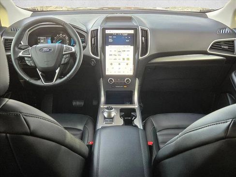 Used 2022 Ford Edge SEL w/ Convenience Package image 17