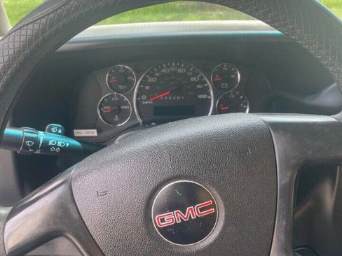 Used 2015 GMC Savana 3500 image 10