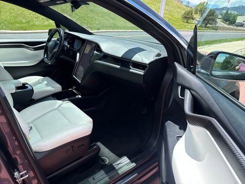 Used 2020 Tesla Model X Performance AWD/4WD image 30