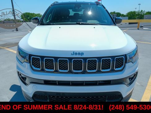 Used 2023 Jeep Compass Limited AWD/4WD image 3